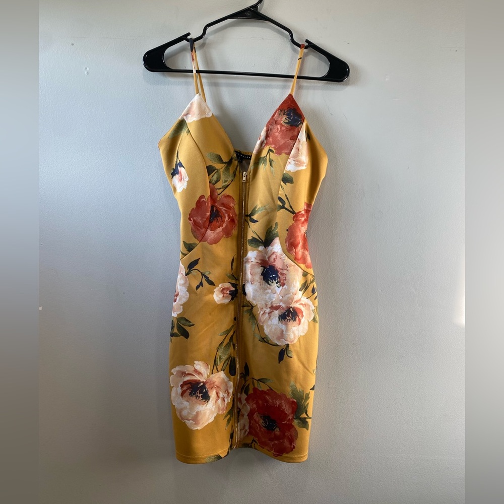 Size large  zip up dress